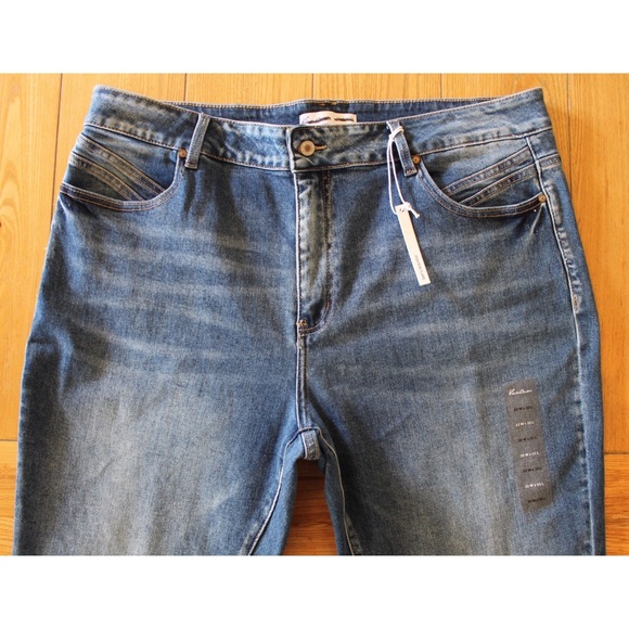 NEW KanCan Flare High Rise Back Seam Jeans Plus Size 22 Long - Picture 3 of 12